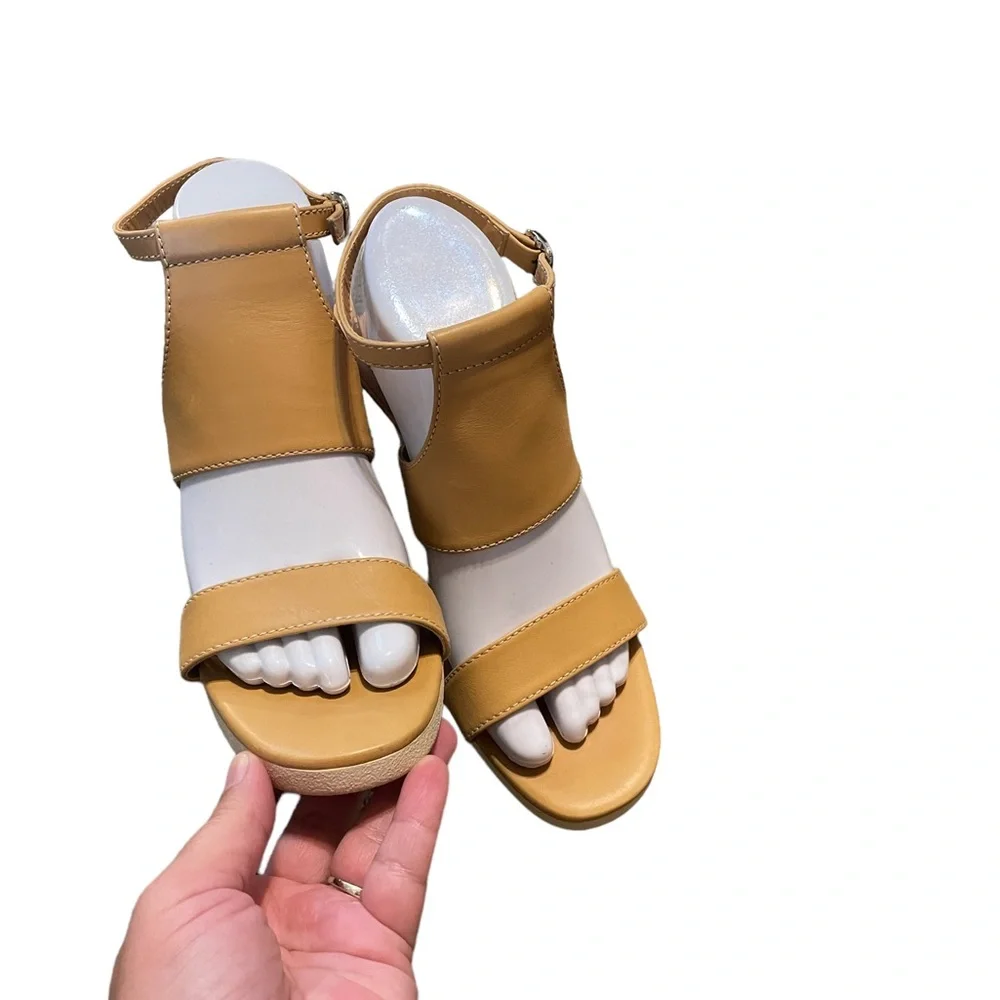 Tod's‎ Vachetta Leather Sophie Bikini Leather Sandal, Size 9, Light Wear
